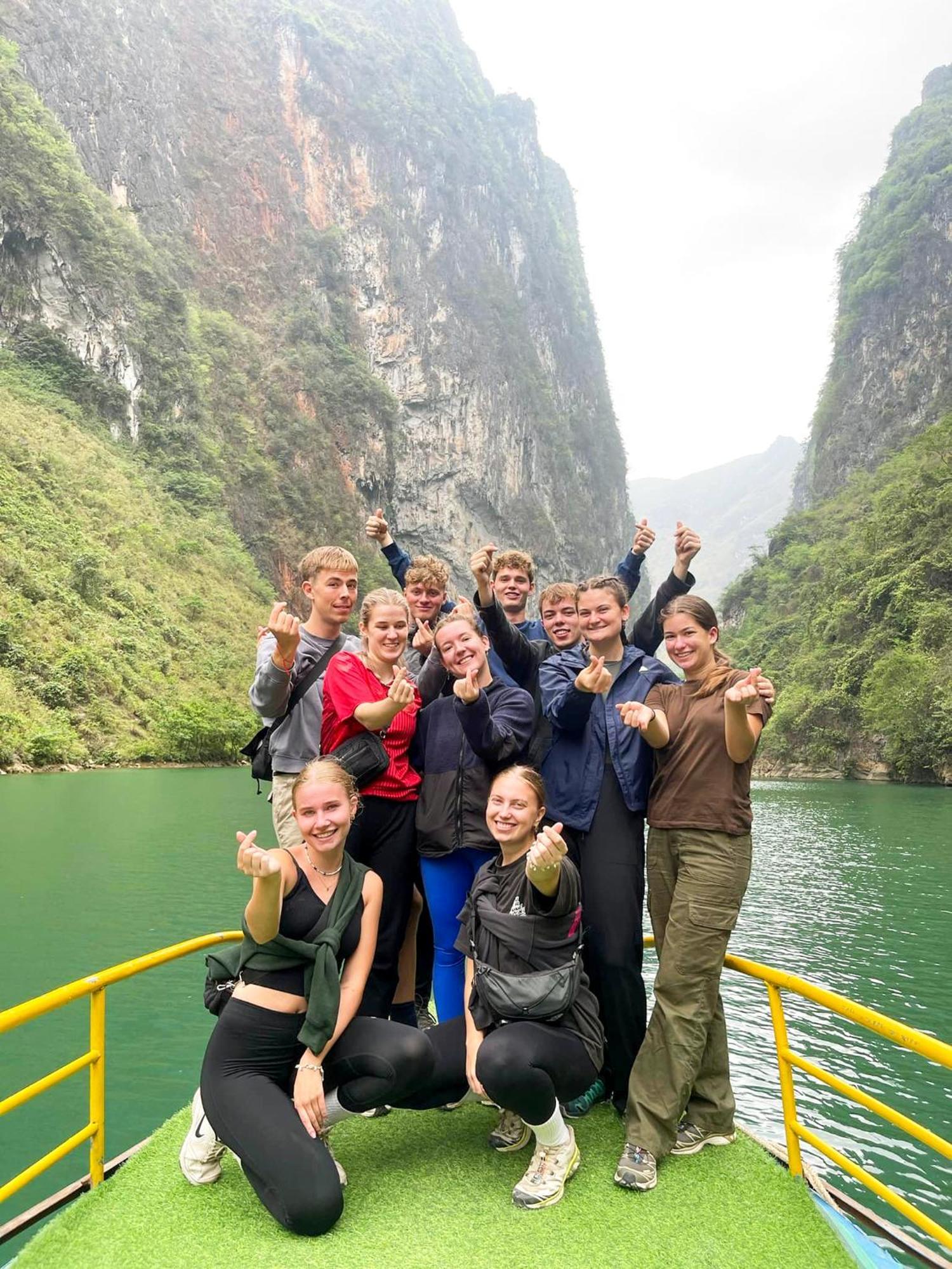 Lazy Cat Homestay - Motorbikes Rental & Tours Ha Giang Esterno foto