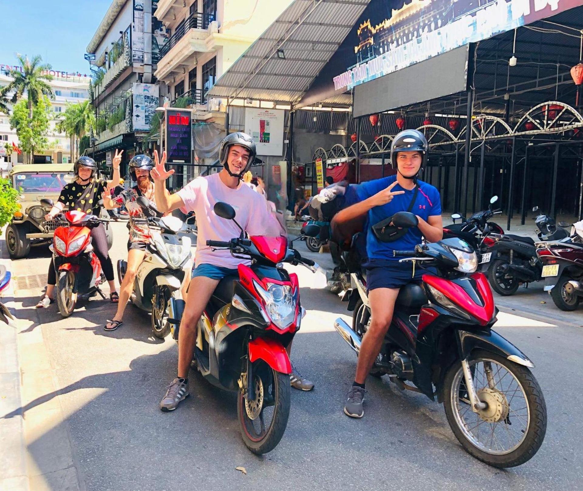 Lazy Cat Homestay - Motorbikes Rental & Tours Ha Giang Esterno foto